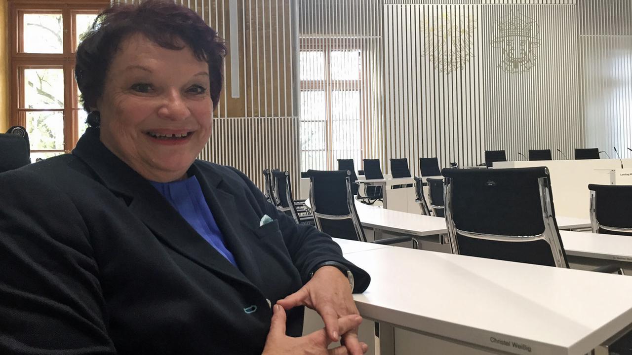 Christel Weißig an ihrem Platz im Plenarsaal im Schweriner Landtag Christel Weißig an ihrem Platz im Plenarsaal im Schweriner Landtag
