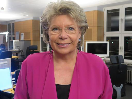 Viviane Reding, Vizepräsidentin der Europäischen Kommission a.D., zu Besuch im Berliner Funkhaus.