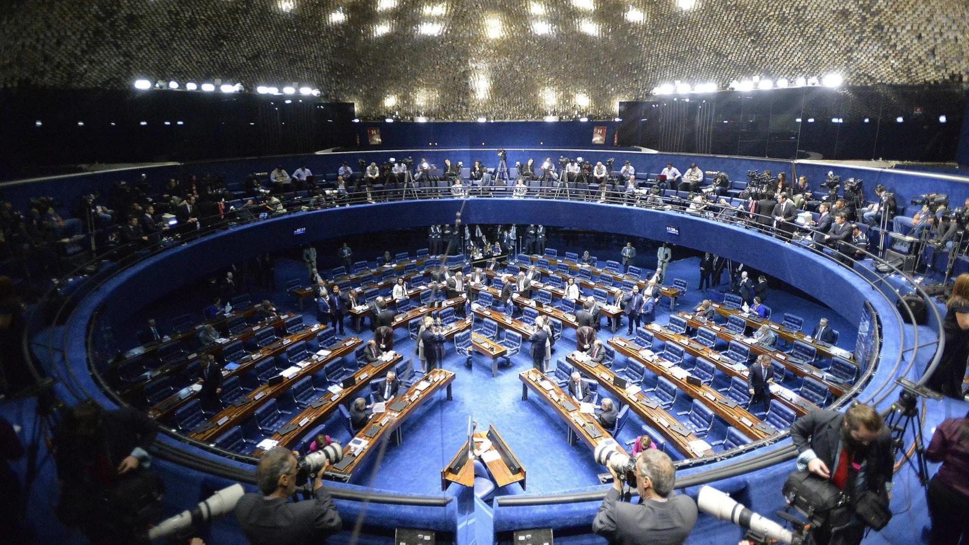 Blick in den brasilianischen Senat am 11.5.2016. Blick in den brasilianischen Senat am 11.5.2016.