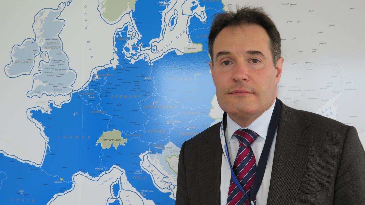 Der Direktor der EU-Grenzschutzagentur Frontex, Fabrice Leggeri, aufgenommen während eines Interviews am 18.03.2015 in seinem Büro in Warschau (Polen). Seit Mitte Januar ist der französische Verwaltungsexperte Leggeri Direktor der Agentur Der Direktor der EU-Grenzschutzagentur Frontex, Fabrice Leggeri, aufgenommen während eines Interviews am 18.03.2015 in seinem Büro in Warschau (Polen). Seit Mitte Januar ist der französische Verwaltungsexperte Leggeri Direktor der Agentur
