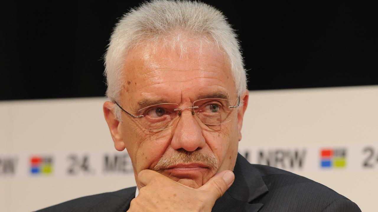 Leider liegt für dieses Bild keine Bildbeschreibung vor Leider liegt für dieses Bild keine Bildbeschreibung vor
