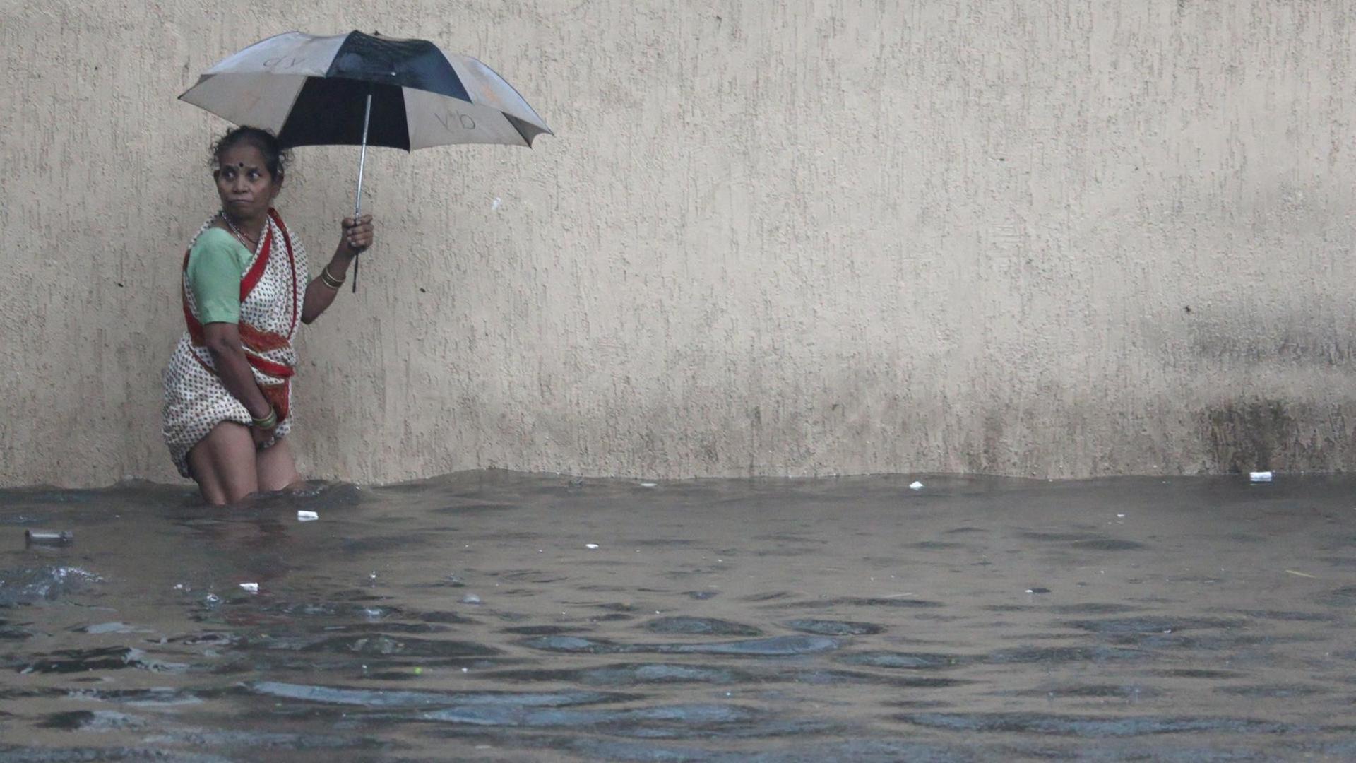 Schwere Regenfälle im indischen Mumbai am 1.7.2019 Schwere Regenfälle im indischen Mumbai am 1.7.2019