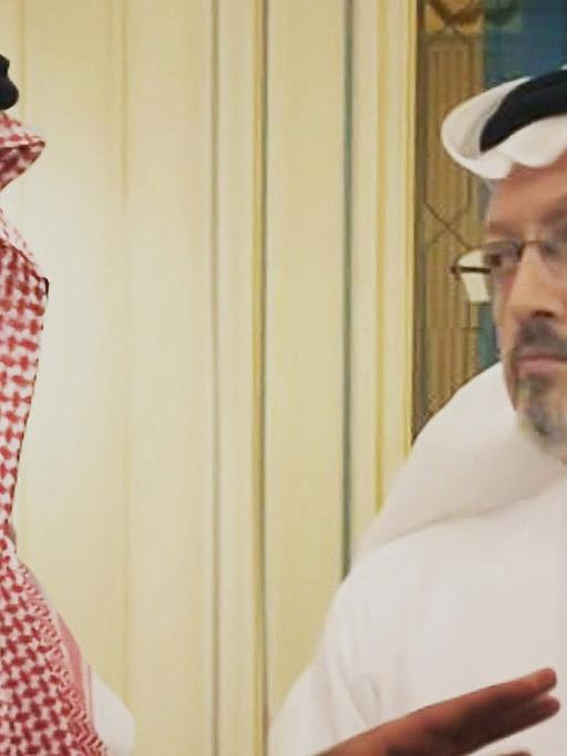 Jamal Kashoggi (r.) und Mohammed bin Salman, Bild einer Szene aus dem Film "The Dissident"