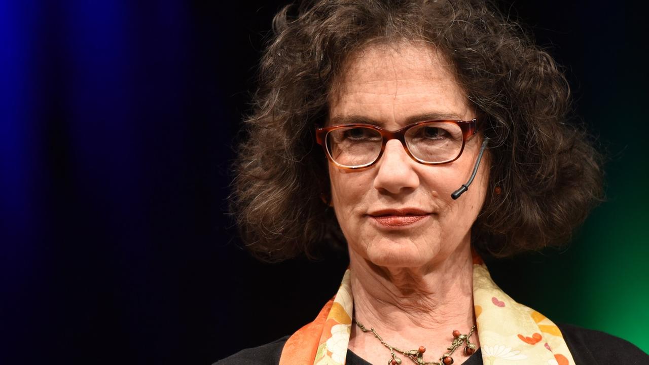 Die US-Philosophin, Autorin und Leiterin des Potsdamer Einsteinforums, Susan Neiman am 27.05.2015 in Köln bei der dritten phil.COLOGNE, dem internationalen Festival der Philosophie Die US-Philosophin, Autorin und Leiterin des Potsdamer Einsteinforums, Susan Neiman am 27.05.2015 in Köln bei der dritten phil.COLOGNE, dem internationalen Festival der Philosophie