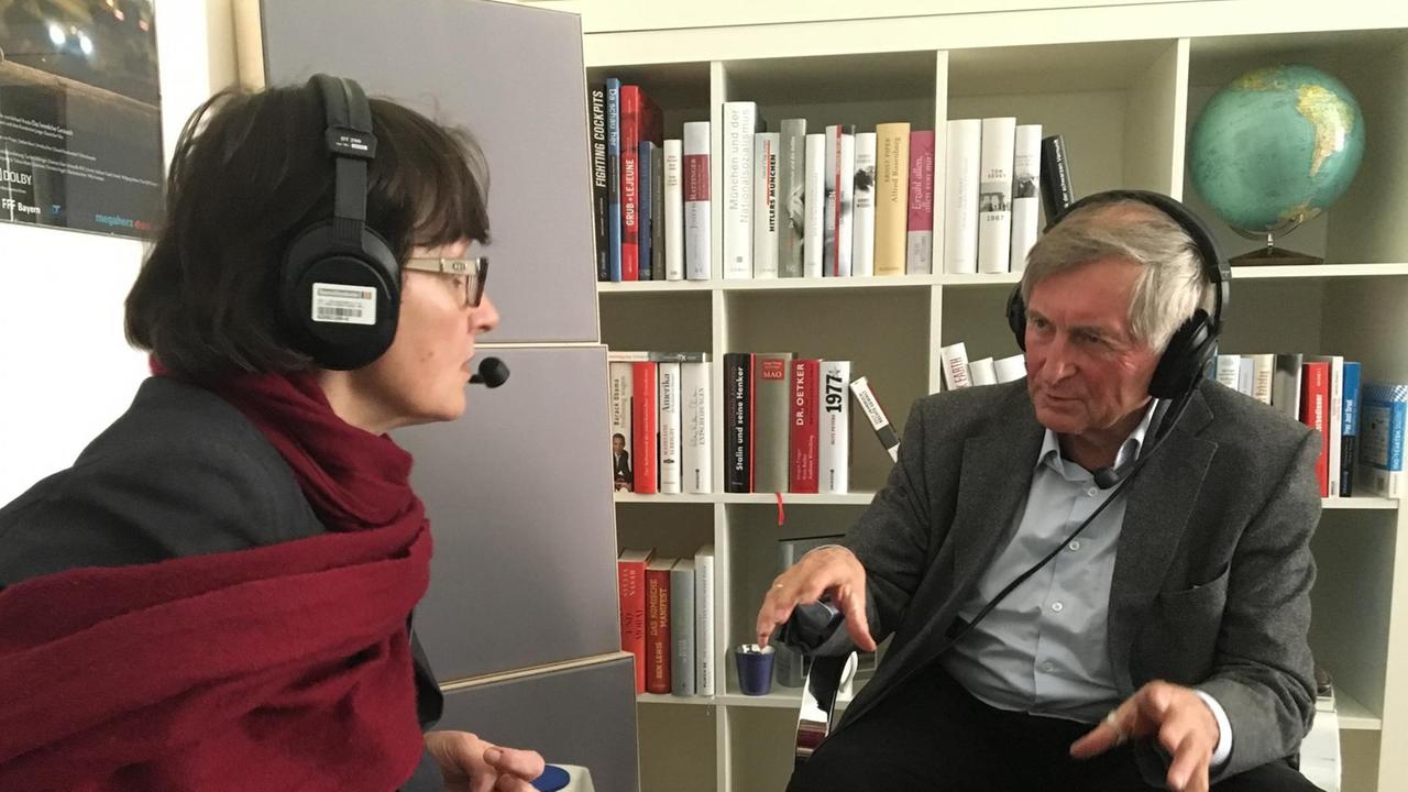 Alois Glück (CSU) im Gespräch mit Birgit Wentzien Alois Glück (CSU) im Gespräch mit Birgit Wentzien