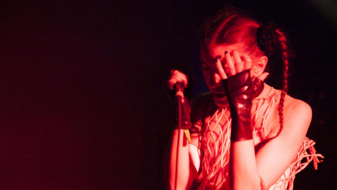 Agnes von Naked im Club Ost, Club Transmediale 2018 in Berlin Agnes von Naked im Club Ost, Club Transmediale 2018 in Berlin