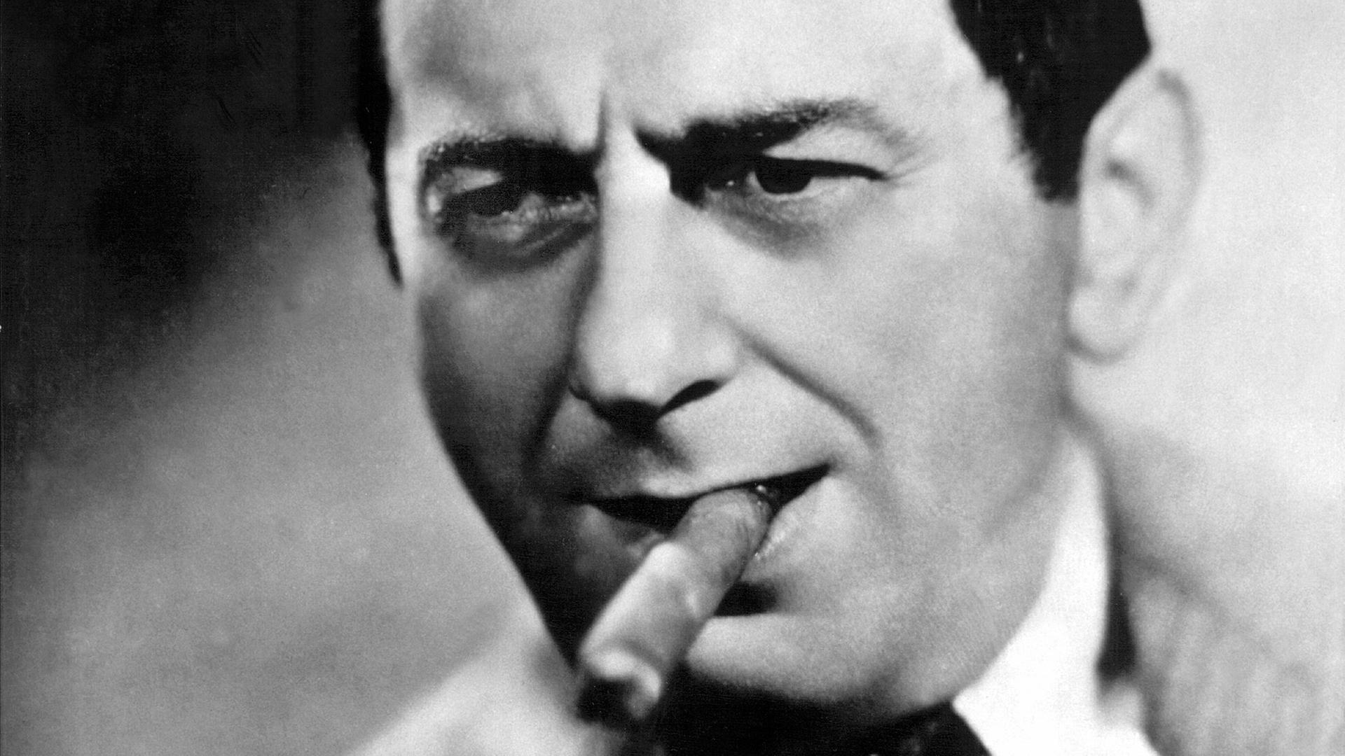 Die Filme des deutsch-amerikanischen Regisseurs Ernst Lubitsch wurden in den vergangenen Jahren wiederentdeckt und neu bewertet. Die Filme des deutsch-amerikanischen Regisseurs Ernst Lubitsch wurden in den vergangenen Jahren wiederentdeckt und neu bewertet.