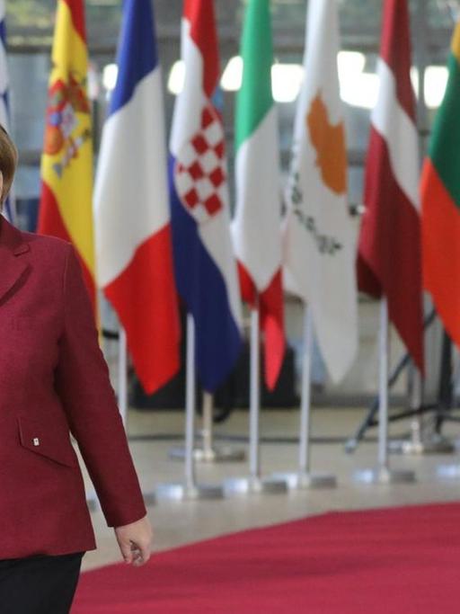 Bundeskanzlerin Merkel trifft beim EU-Gipfel in Brüssel ein.