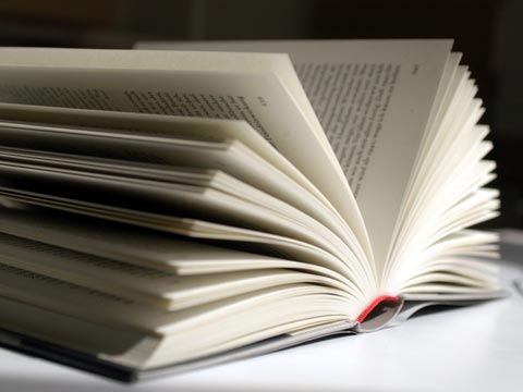 Aufgeschlagenes Buch Aufgeschlagenes Buch