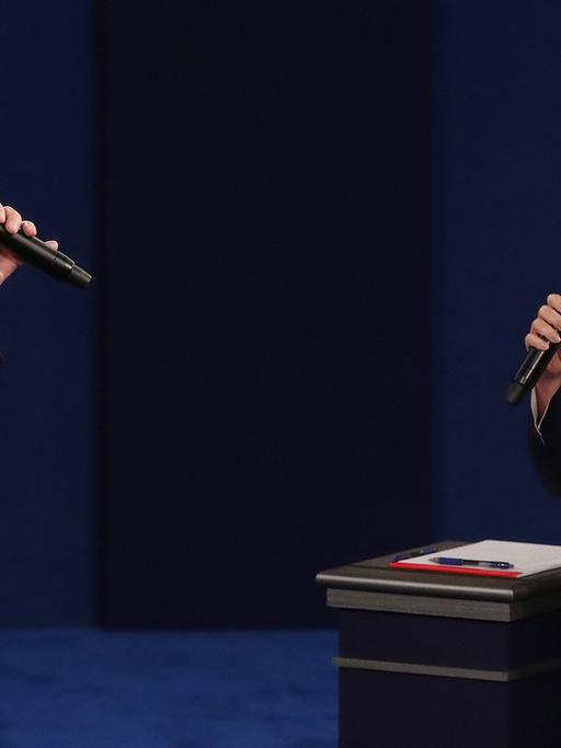 Donald Trump und Hillary Clinton bei ihrem zweiten TV-Duell