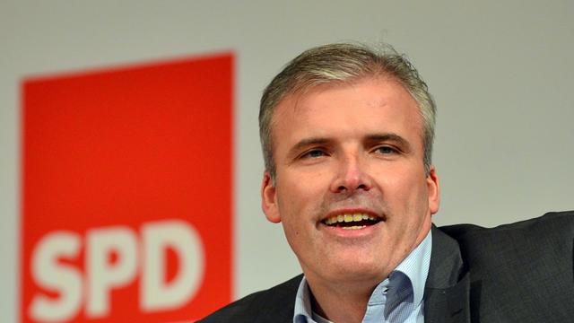 Thüringens SPD-Chef Andreas Bausewein spricht in Sömmerda zu den Delegierten eines SPD-Parteitages.