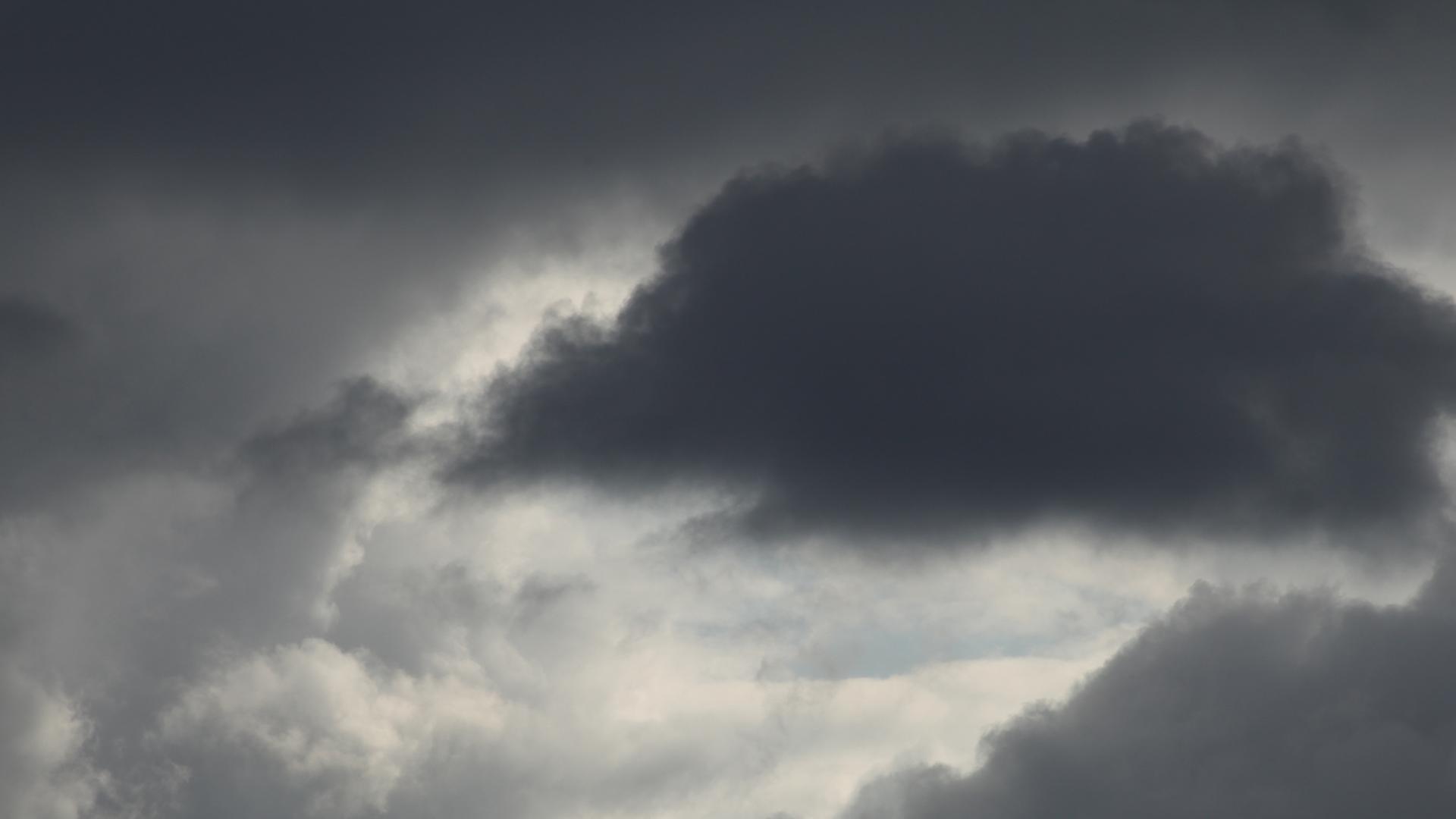 Dunkle Wolken am Himmel Dunkle Wolken am Himmel