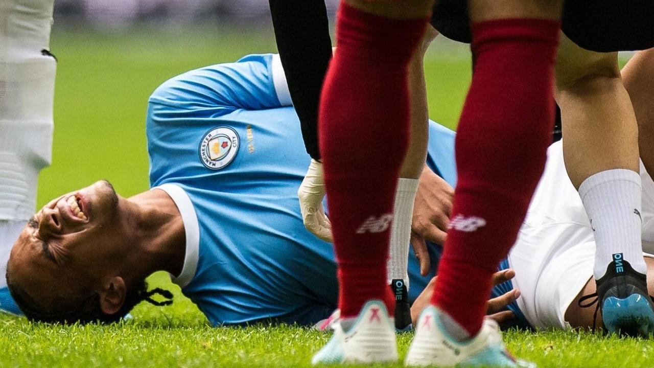 Fußball-Nationalspieler Leroy Sane riss sich im August 2019 das Kreuzband Fußball-Nationalspieler Leroy Sane riss sich im August 2019 das Kreuzband