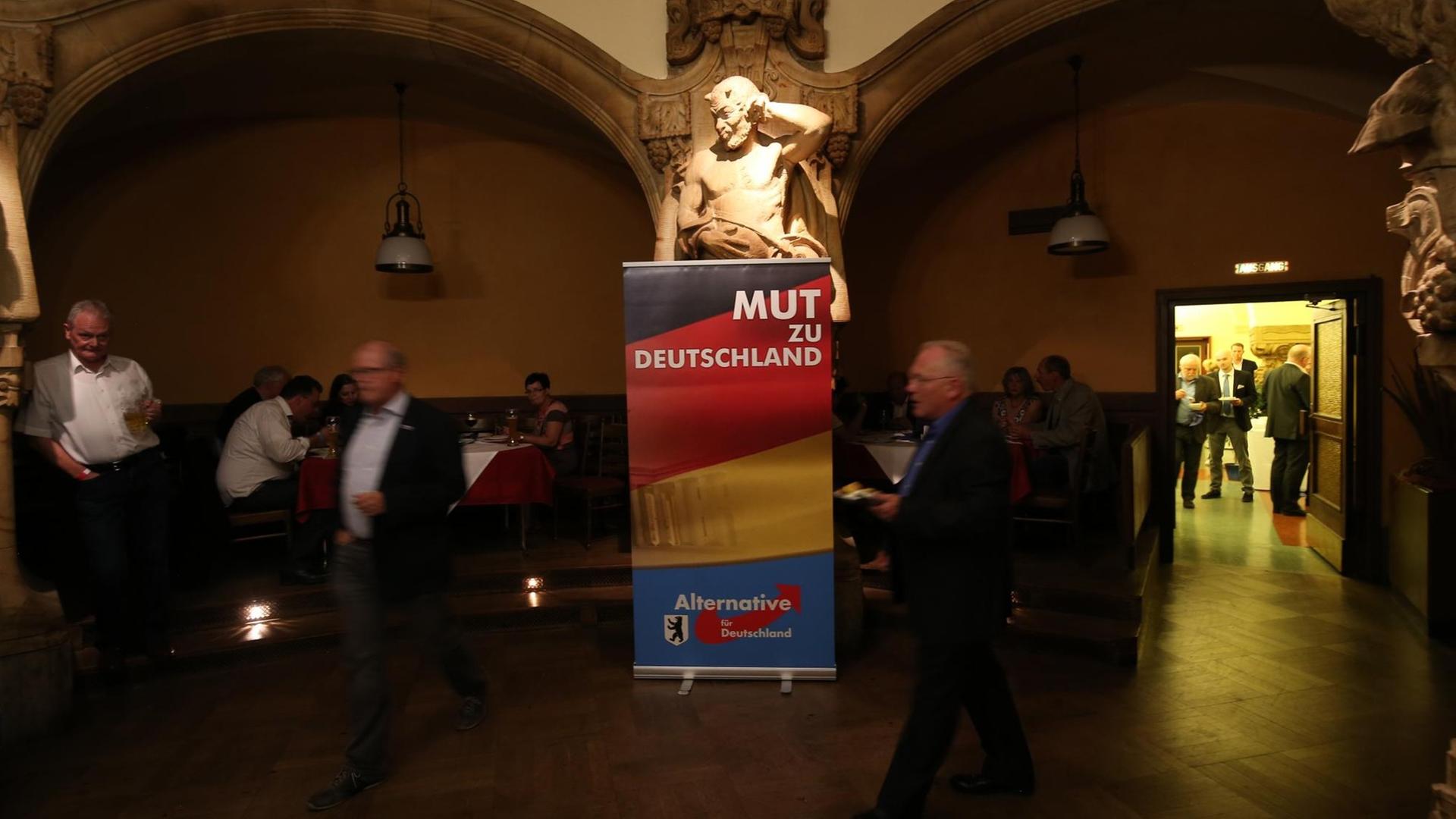 "Mut zu Deutschland" forderte die AfD auf ihren Wahlplakaten in Berlin. "Mut zu Deutschland" forderte die AfD auf ihren Wahlplakaten in Berlin.