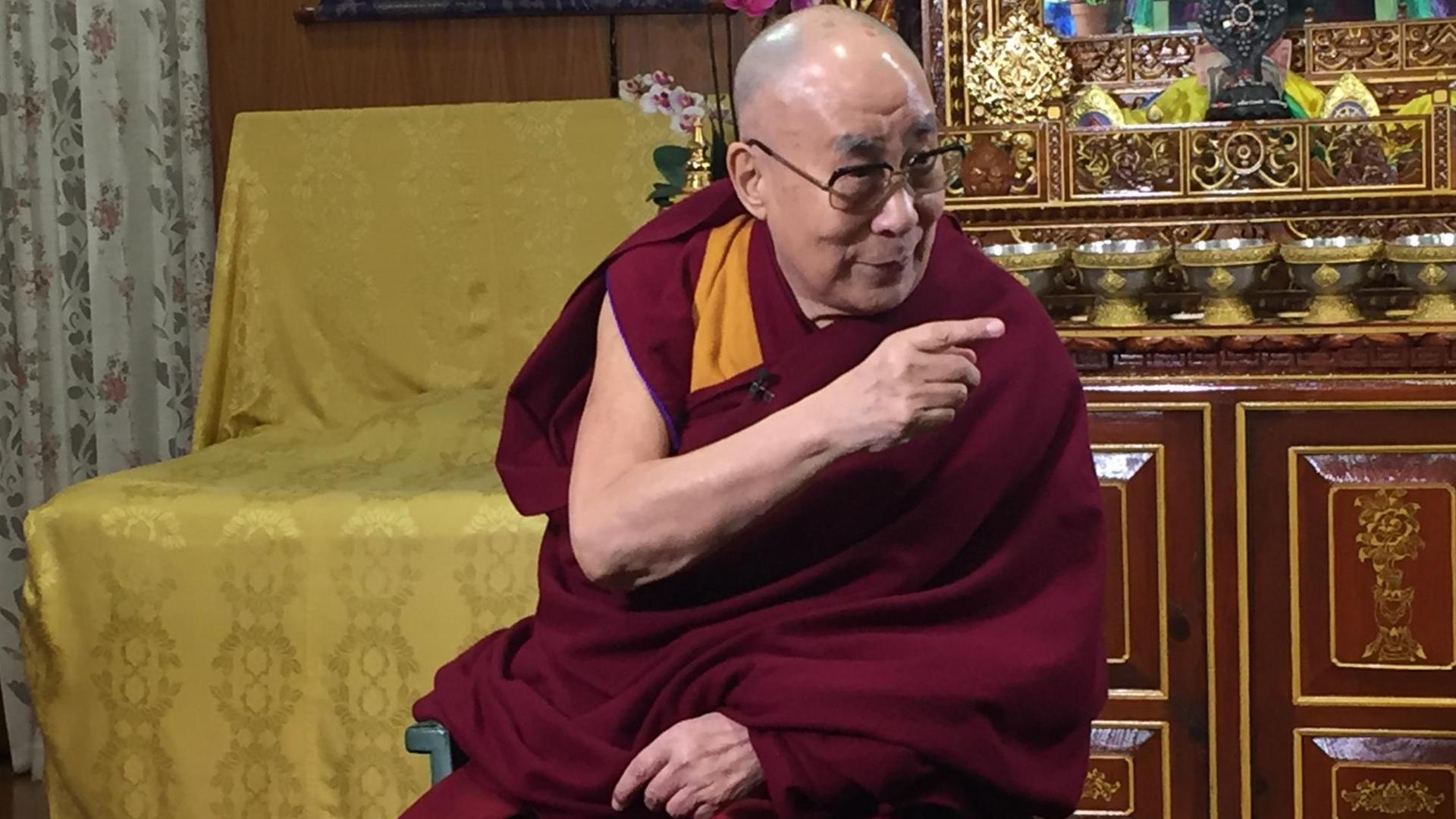 Dalai Lama im Interview