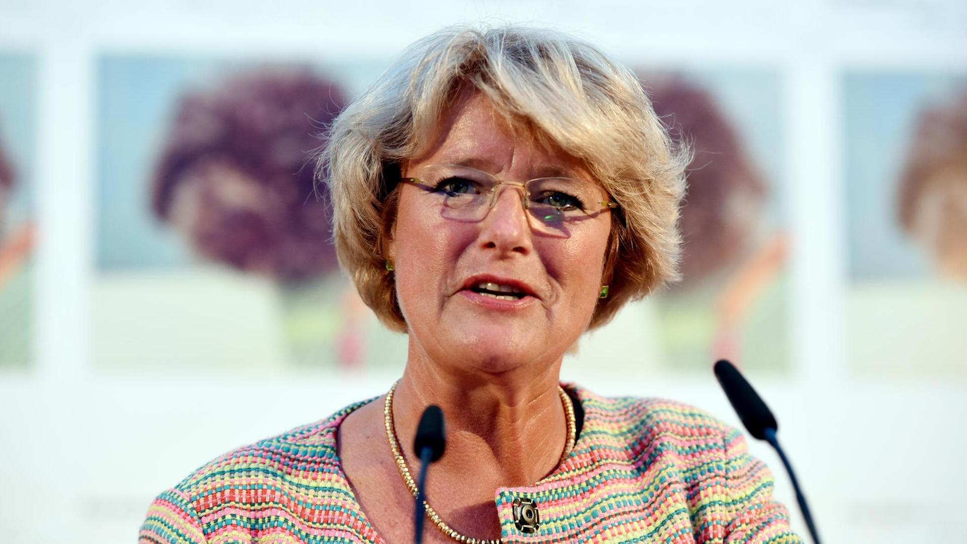 Monika Grütters (CDU), Staatsministerin für Kultur und Medien, spricht am 23.08.2017 in Berlin bei der Eröffnung des Festivals "Pop-Kultur". Monika Grütters (CDU), Staatsministerin für Kultur und Medien, spricht am 23.08.2017 in Berlin bei der Eröffnung des Festivals "Pop-Kultur".