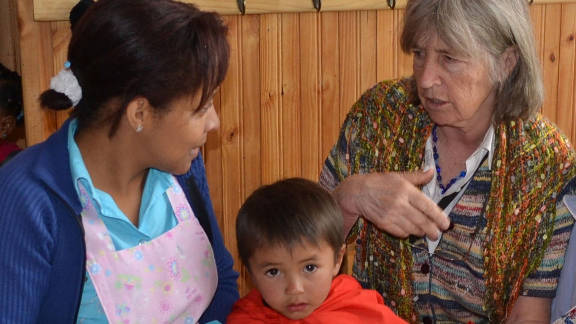 Entwicklungshelferin Ute Craemer bei einem Besuch in Peru Entwicklungshelferin Ute Craemer bei einem Besuch in Peru