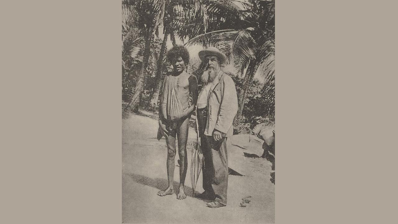 Wilhelm Joest in Begleitung eines einheimischen Mannes auf den Santa-Cruz-Inseln, Melanesien, 1897.Foto aus Baessler 1900. Wilhelm Joest in Begleitung eines einheimischen Mannes auf den Santa-Cruz-Inseln, Melanesien, 1897.Foto aus Baessler 1900.