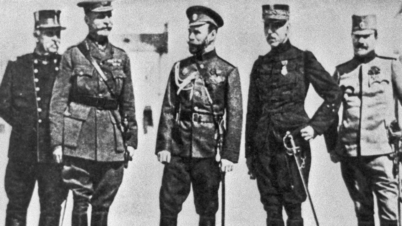 Kaiser Nicolaus II mit Repräsentanten anderer Länder des 1. Weltkriegs. Kaiser Nicolaus II mit Repräsentanten anderer Länder des 1. Weltkriegs.