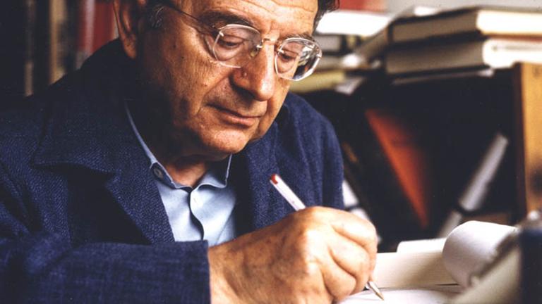 Der Philosoph und Psychoanalytiker Erich Fromm, aufgenommen im Jahr 1974 Der Philosoph und Psychoanalytiker Erich Fromm, aufgenommen im Jahr 1974