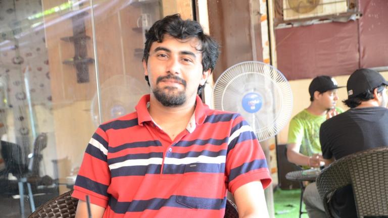 Neerad Pandripandey aus Mumbai: "Man darf keinen Besuch vom anderen Geschlecht haben." Neerad Pandripandey aus Mumbai: "Man darf keinen Besuch vom anderen Geschlecht haben."