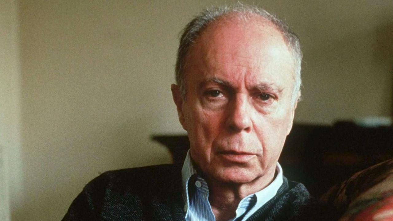 Undatierte Aufnahme des Literatur-Nobel-Preisträgers (1985) Claude Simon. Undatierte Aufnahme des Literatur-Nobel-Preisträgers (1985) Claude Simon.