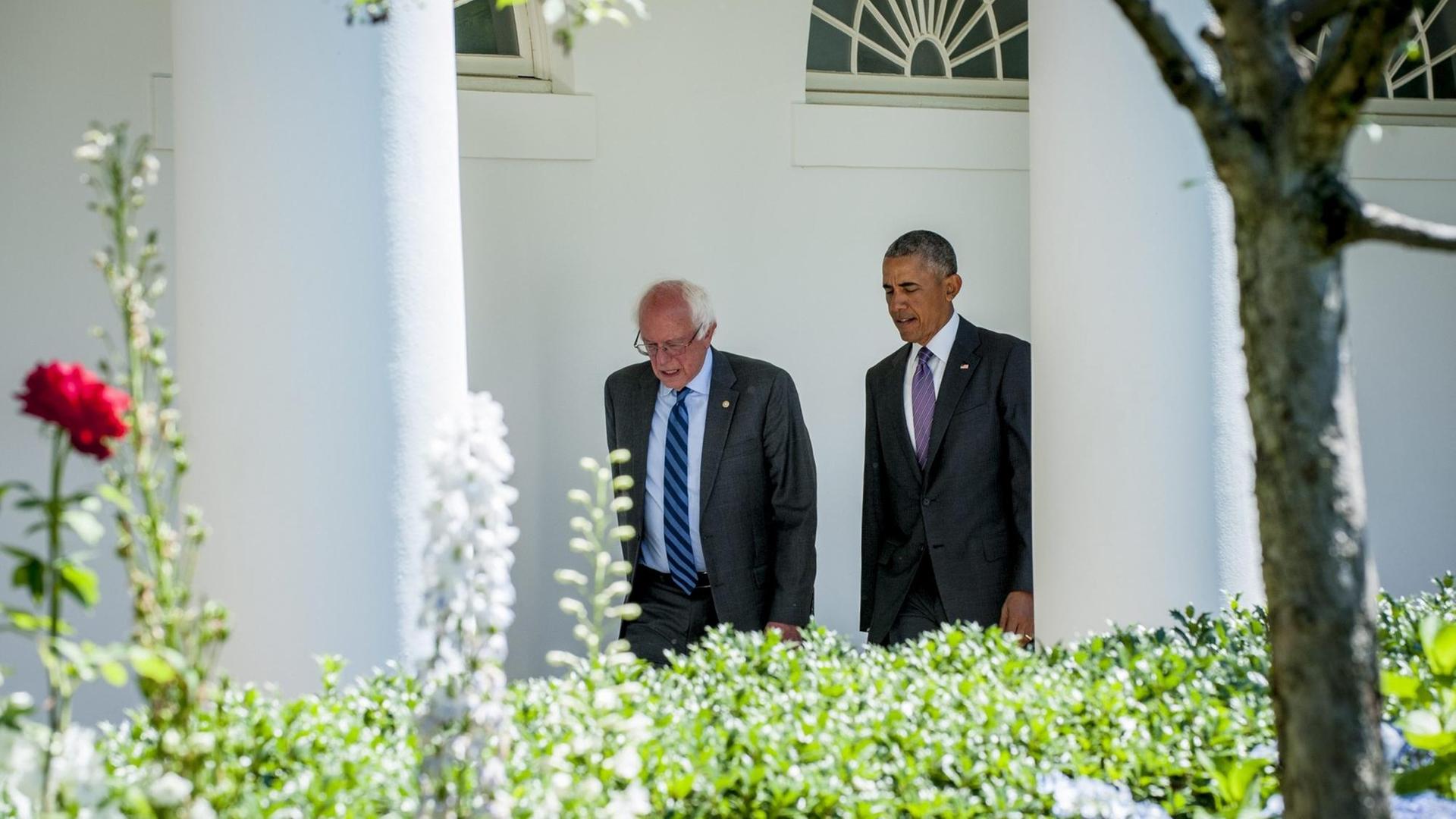 US-Präsident Obama und der Bewerber um die Präsidentschaftskandidatur, Bernie Sanders, im Weißen Haus US-Präsident Obama und der Bewerber um die Präsidentschaftskandidatur, Bernie Sanders, im Weißen Haus