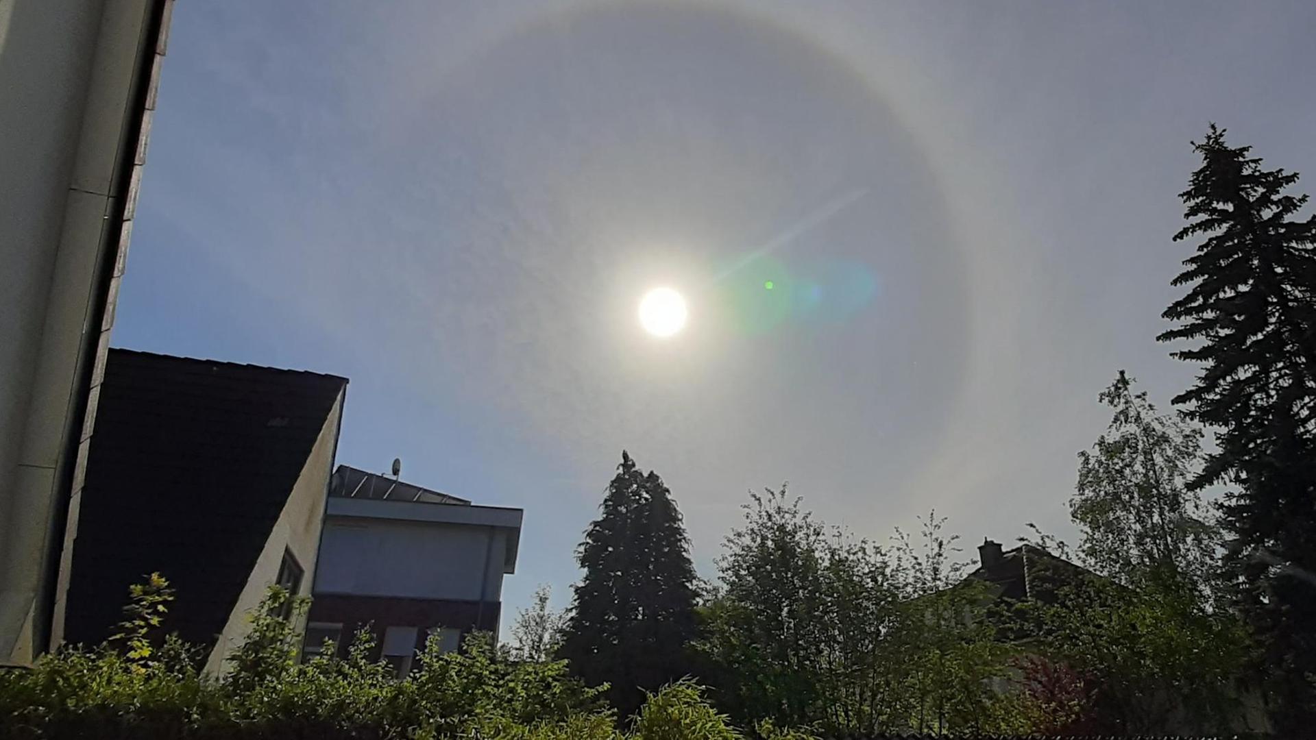 Ein Sonnen-Halo über Hamburg im Mai 2020 Ein Sonnen-Halo über Hamburg im Mai 2020