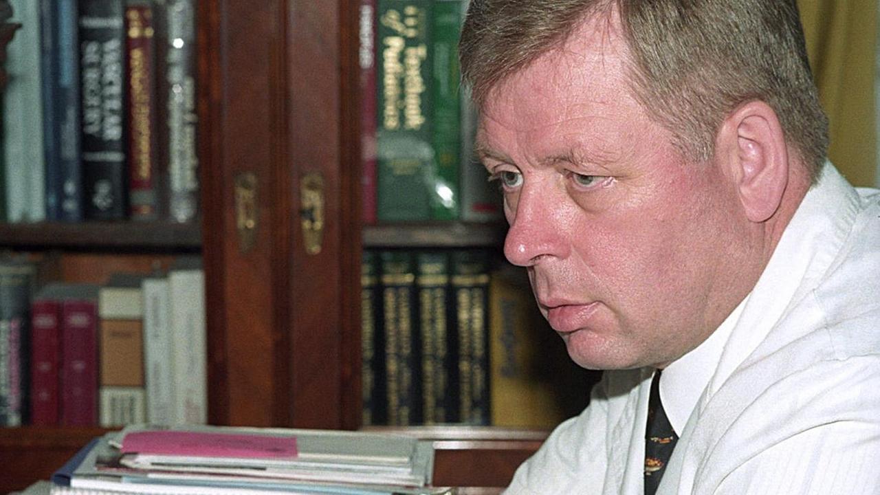 Der deutsche Sektenarzt Hartmut Hopp auf einer Aufnahme aus dem Jahr 2000. Der deutsche Sektenarzt Hartmut Hopp auf einer Aufnahme aus dem Jahr 2000.