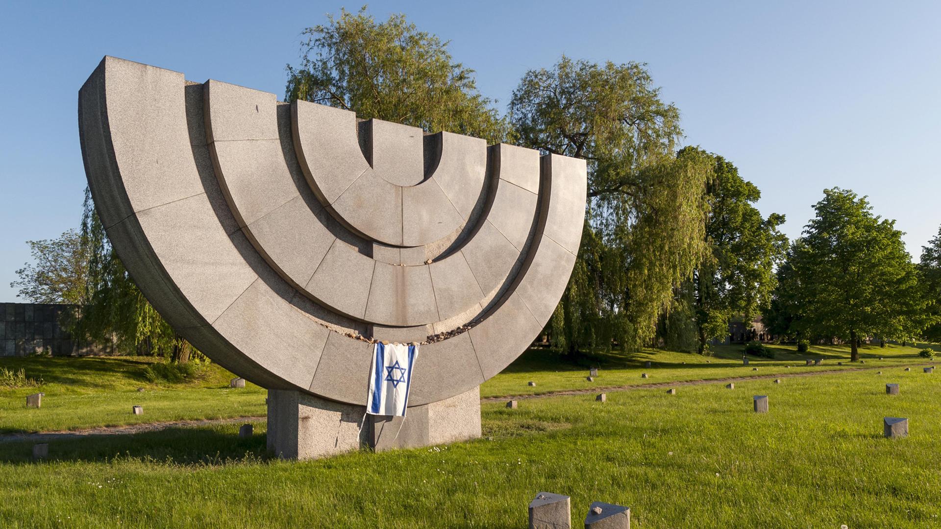 Der Jüdische Friedhof, Gedenkstätte Theresienstadt. Der Jüdische Friedhof, Gedenkstätte Theresienstadt.