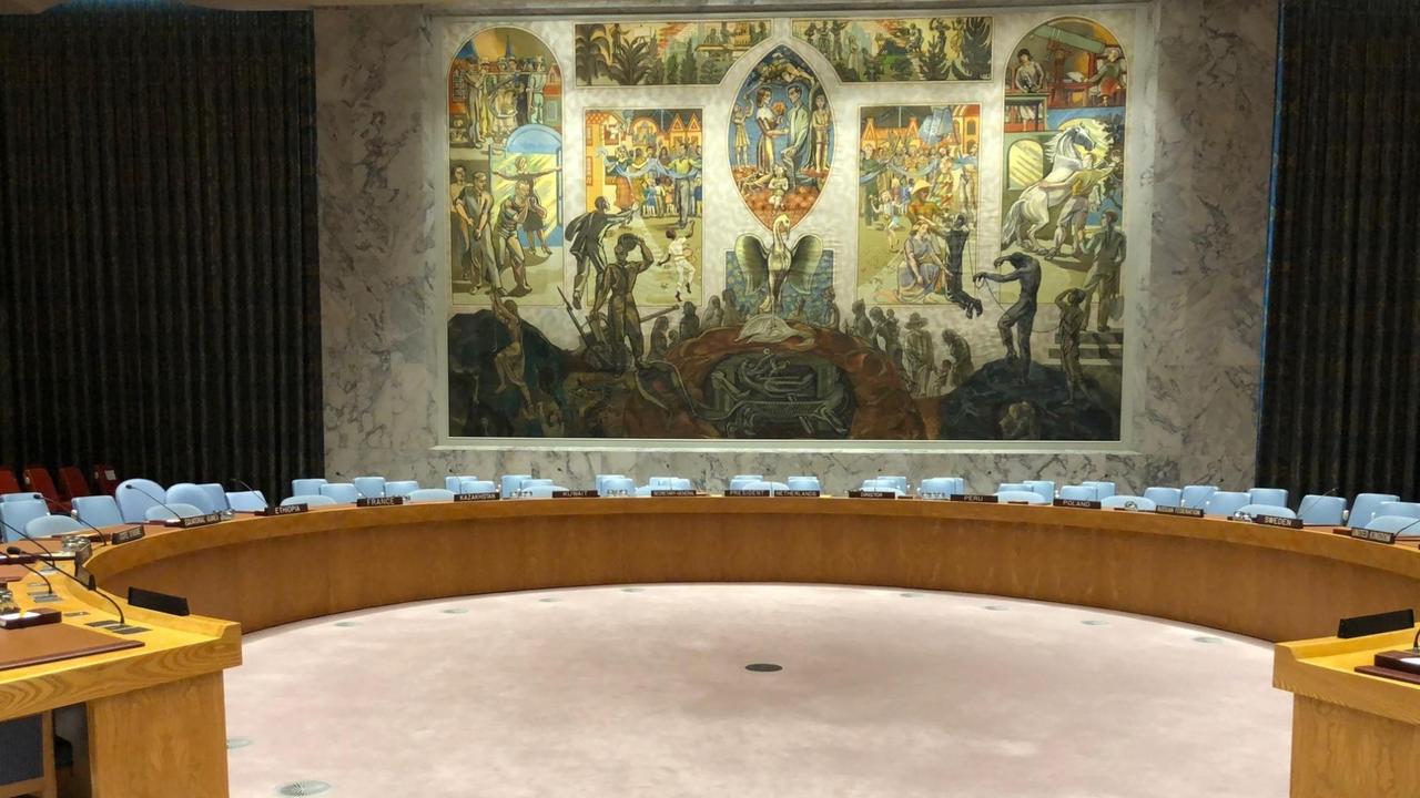 Das wichtigste UN-Gremium: Im Sicherheitsrat verhandeln die Staaten u. a. über militärisches Eingreifen. Das wichtigste UN-Gremium: Im Sicherheitsrat verhandeln die Staaten u. a. über militärisches Eingreifen.
