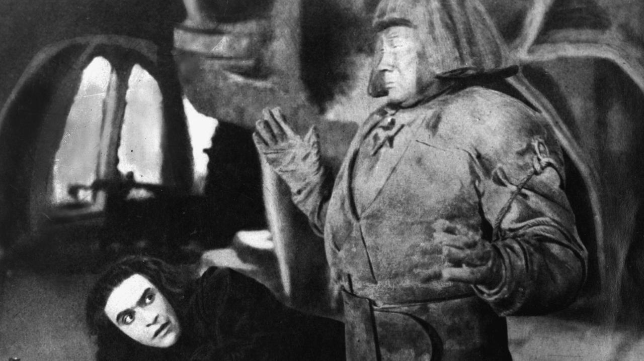 E.Deutsch u.P.Wegener in Der Golem Filme / Einzeltitel: "Der Golem, wie er in die Welt kam" (Deutschland 1920; Regie: Paul Wegener, Carl Boese; Buch: Paul Wegener, Henrik Galen). - Szene mit Ernst Deutsch und Paul We- gener. - Photo: AKG Berlin | E.Deutsch u.P.Wegener in Der Golem Filme / Einzeltitel: "Der Golem, wie er in die Welt kam" (Deutschland 1920; Regie: Paul Wegener, Carl Boese; Buch: Paul Wegener, Henrik Galen). - Szene mit Ernst Deutsch und Paul We- gener. - Photo: AKG Berlin |