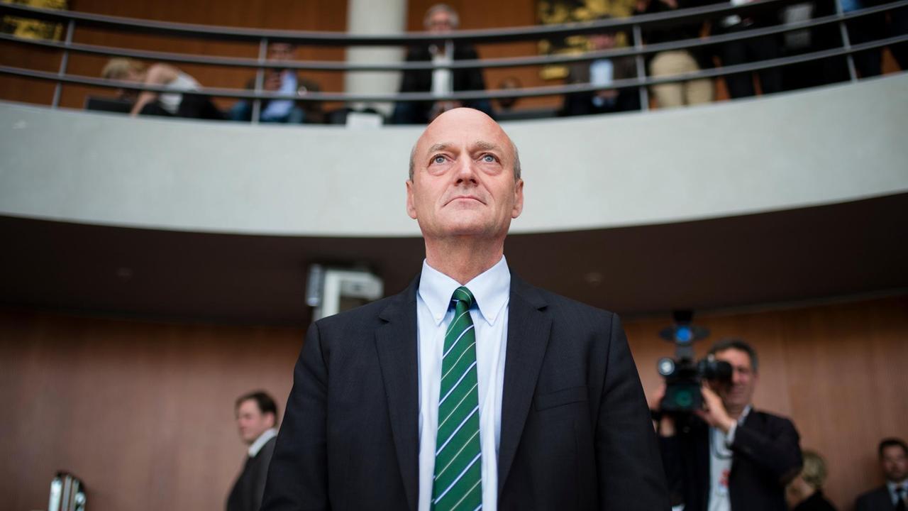 BND-Präsident Gerhard Schindler im Saal des NSA-Untersuchungsausschusses BND-Präsident Gerhard Schindler im Saal des NSA-Untersuchungsausschusses