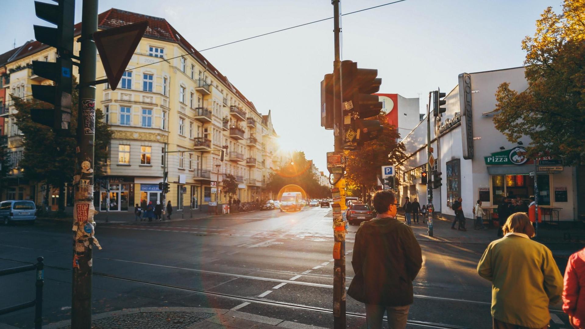 Eine Kreuzung in Berlin Eine Kreuzung in Berlin