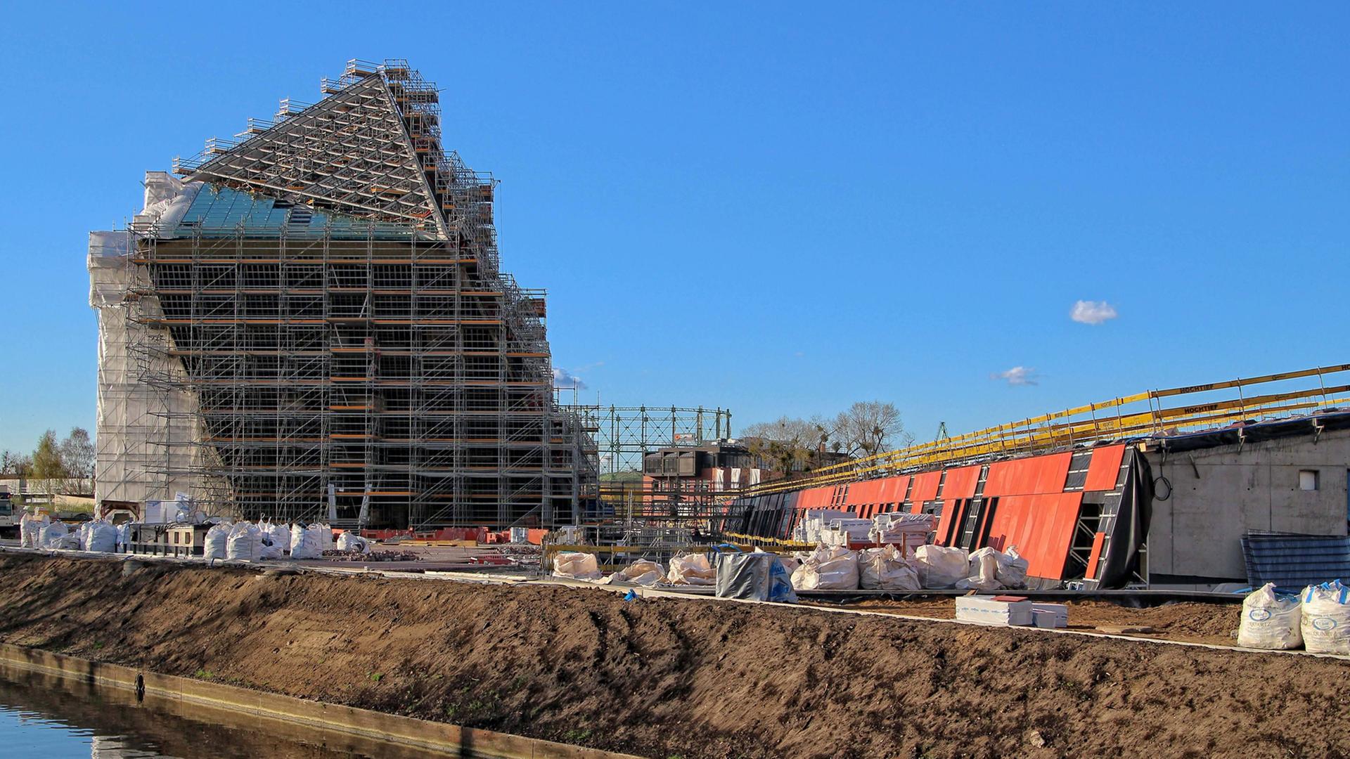 Das Museum des Zweiten Weltkriegs in Danzig in der Bauphase im April 2016. Das Museum des Zweiten Weltkriegs in Danzig in der Bauphase im April 2016.