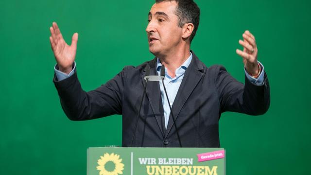 Der Bundesvorsitzenden der Grünen, Cem Özdemir, spricht in Münster auf dem Bundesparteitags seiner Partei.