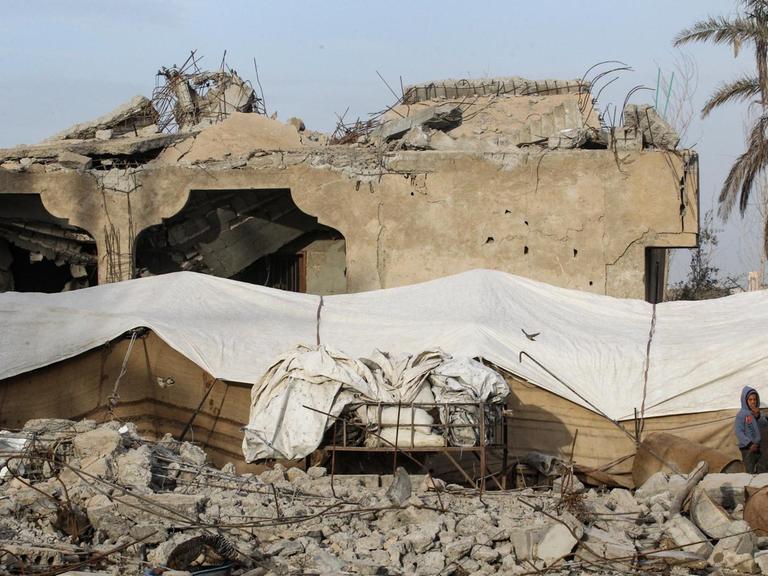 Ein zerstörtes Gebäude in der syrischen Stadt Hadschin.