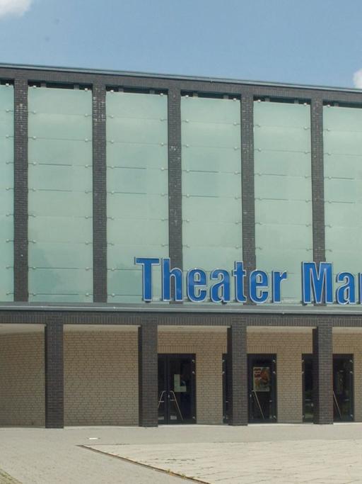 Das Theater in Marl, aufgenommen im Juni 2003