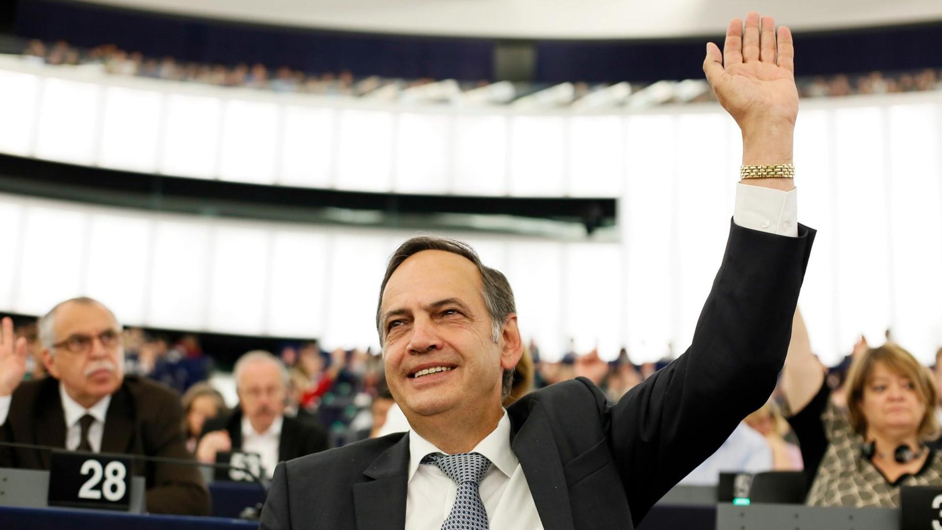 Der SPD-Europapolitiker Knut Fleckenstein während einer Abstimmung im Europaparlament in Straßburg. Der SPD-Europapolitiker Knut Fleckenstein während einer Abstimmung im Europaparlament in Straßburg.