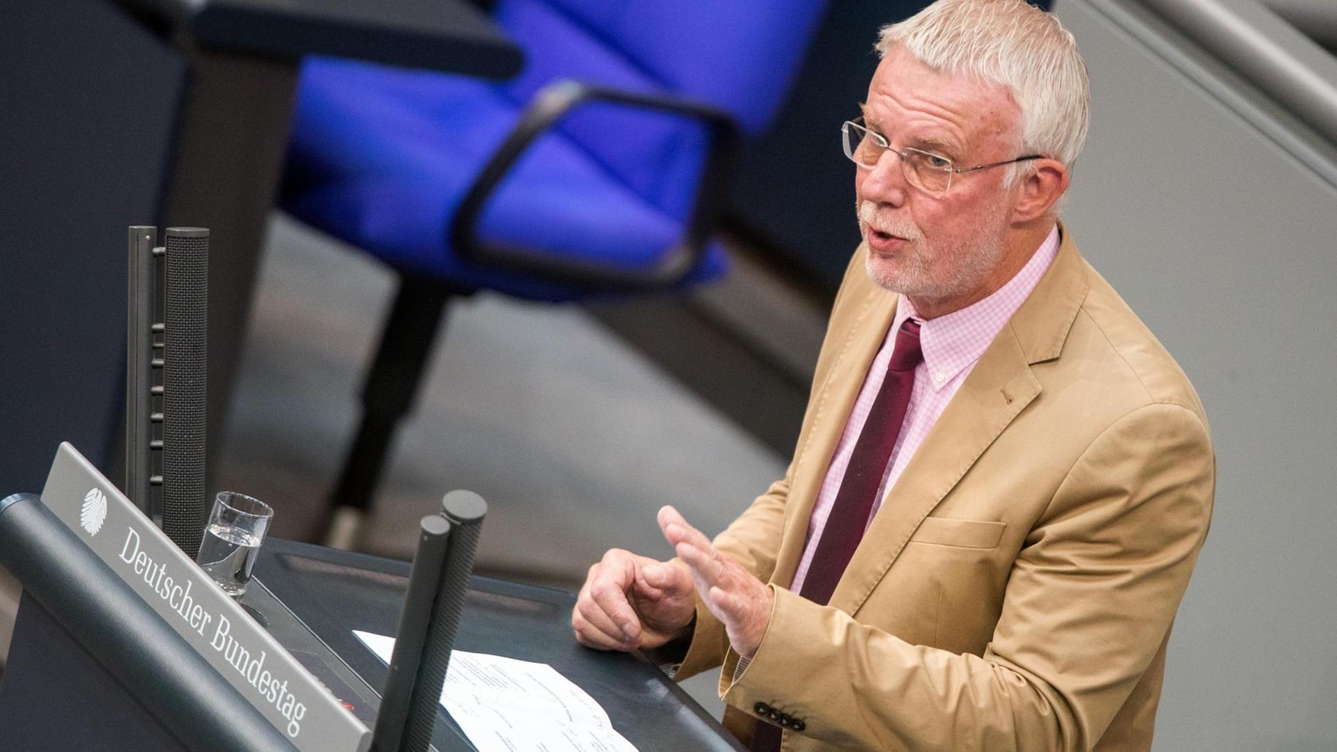 15.06.2018, Berlin: Arno Klare (SPD), spricht im Deutschen Bundestag. Foto: Jens Büttner/dpa-Zentralbild/ZB | Verwendung weltweit 15.06.2018, Berlin: Arno Klare (SPD), spricht im Deutschen Bundestag. Foto: Jens Büttner/dpa-Zentralbild/ZB | Verwendung weltweit