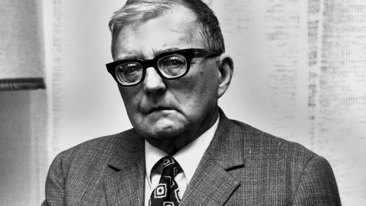 Das undatierte Archivbild zeigt den russischen Komponisten Dmitri Schostakowitsch während eines Besuches in Berlin. Das undatierte Archivbild zeigt den russischen Komponisten Dmitri Schostakowitsch während eines Besuches in Berlin.