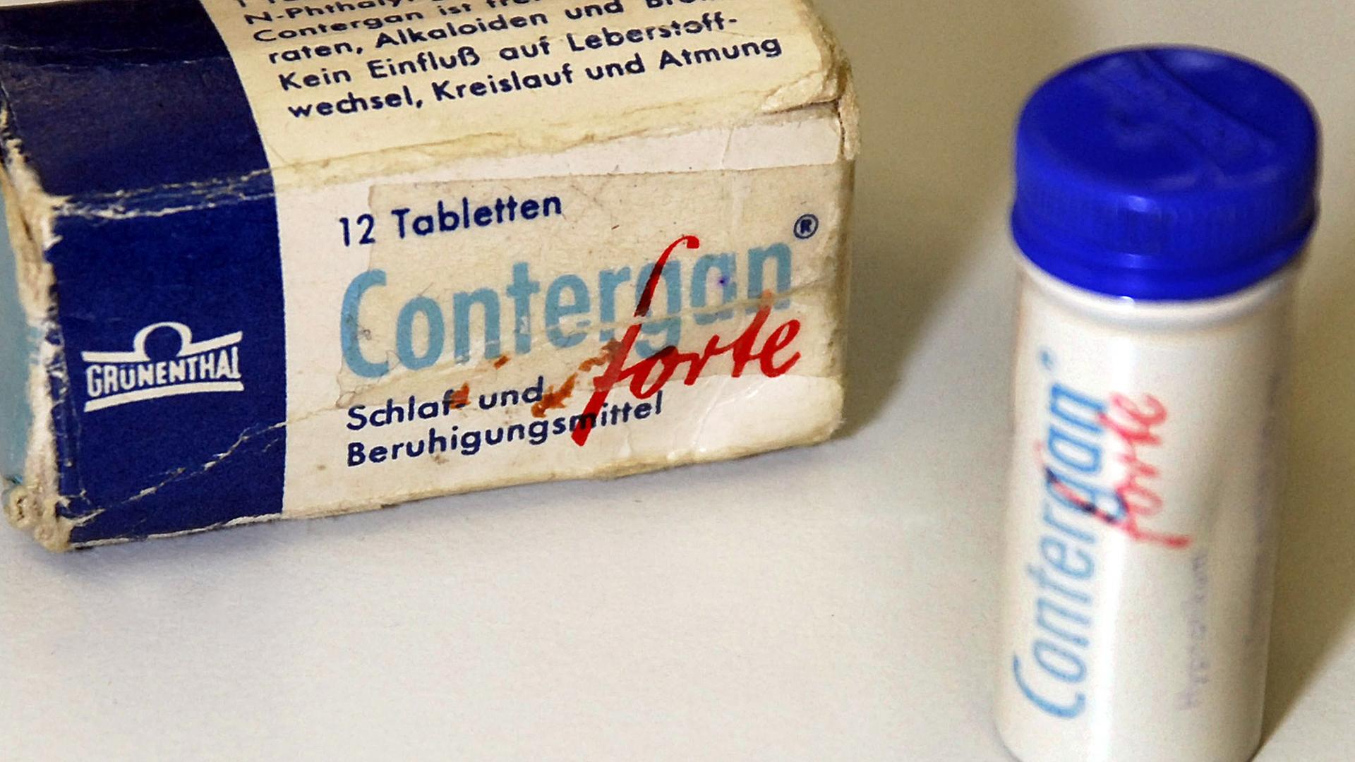 Eine Originalpackung des Medikamentes Contergan am 13.11.2007 in Ulm. Durch das Schlafmittel Contergan des Pharmaherstellers Grünenthal kam es in den fünfizger und sechziger Jahren zu Missbildungen bei Neugeborenen. Eine Originalpackung des Medikamentes Contergan am 13.11.2007 in Ulm. Durch das Schlafmittel Contergan des Pharmaherstellers Grünenthal kam es in den fünfizger und sechziger Jahren zu Missbildungen bei Neugeborenen.