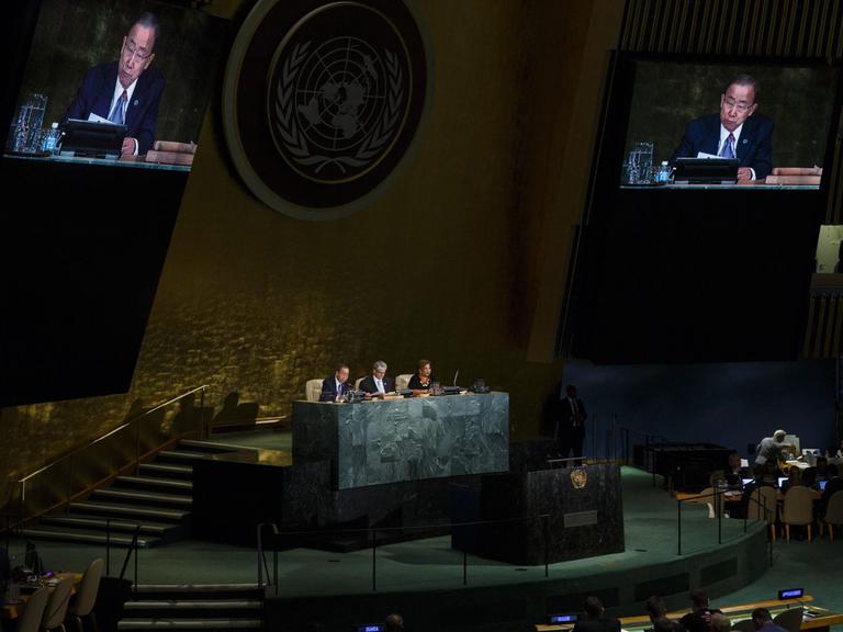 UN-Generalsekretär Ban Ki-moon spricht zum Start des High-Level-Meetings der Vereinten Nationen zu HIV/Aids am 8.6.2016 in New York.