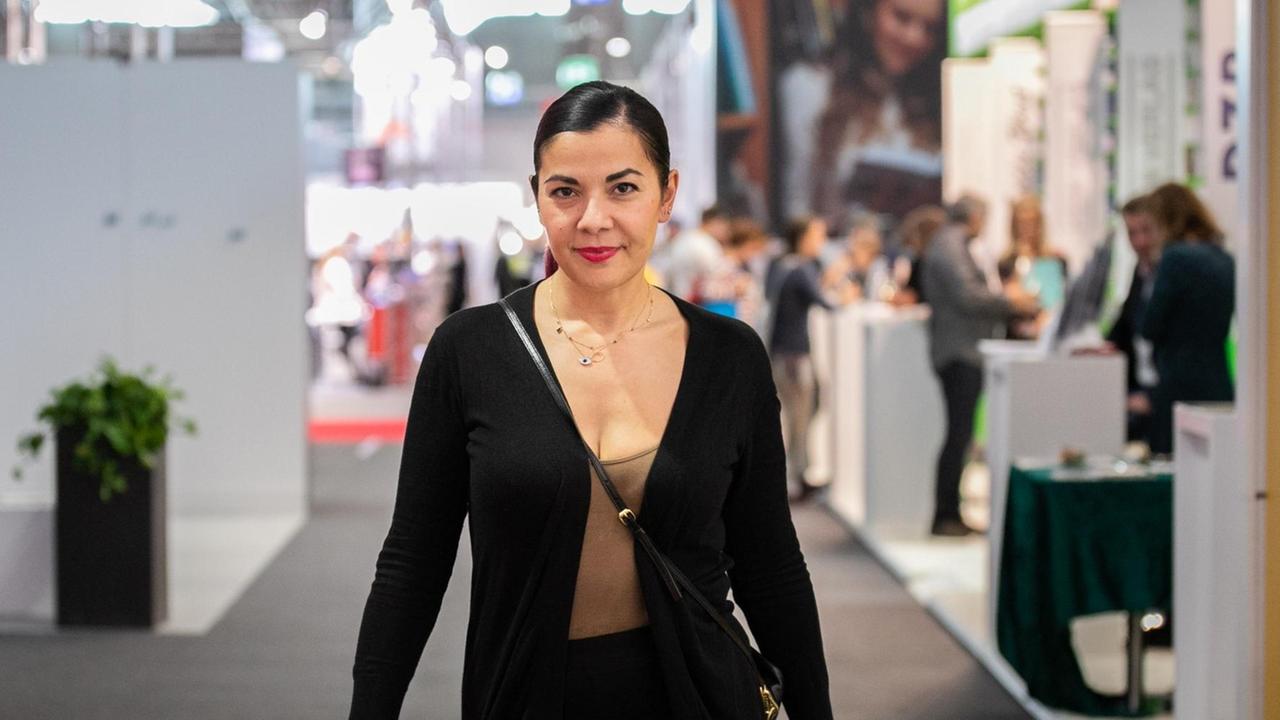 Reyhan Şahin aka Dr. Bitch Ray auf der Buchmesse. Reyhan Şahin aka Dr. Bitch Ray auf der Buchmesse.