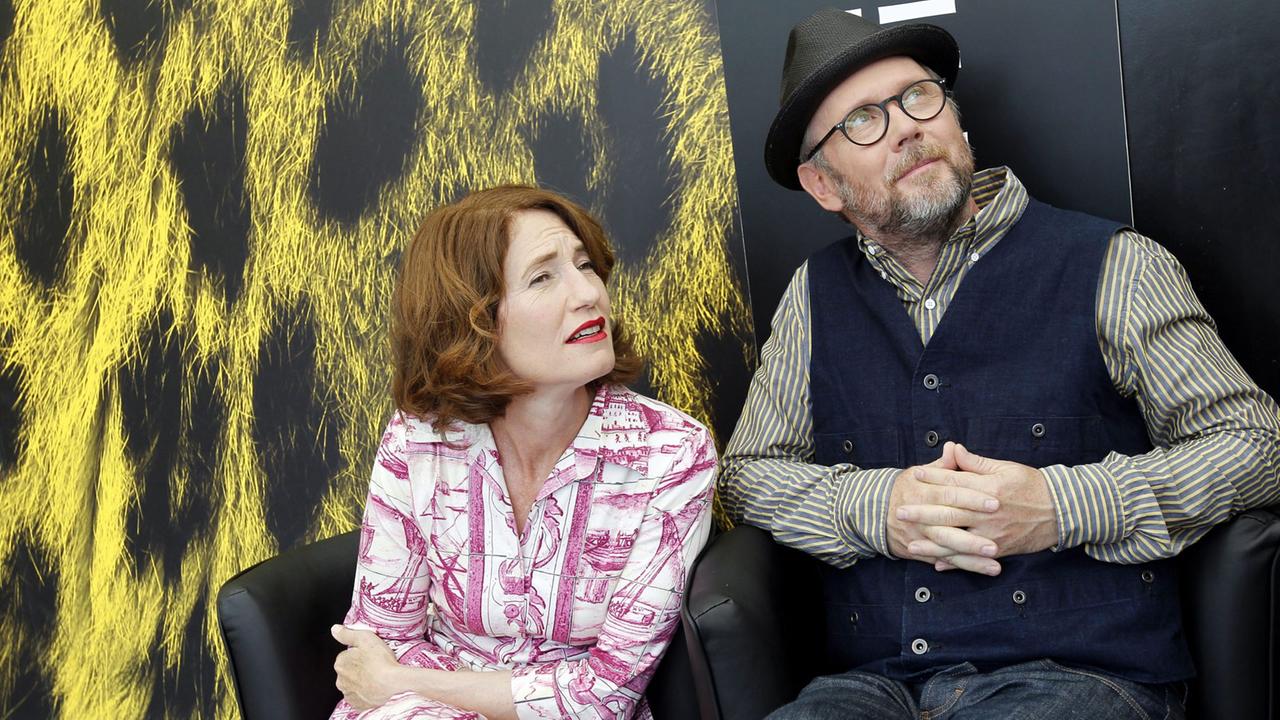 Die Filmregisseure Valerie Faris und Jonathan Dayton 2012 beim Filmfestival von Locarno Die Filmregisseure Valerie Faris und Jonathan Dayton 2012 beim Filmfestival von Locarno