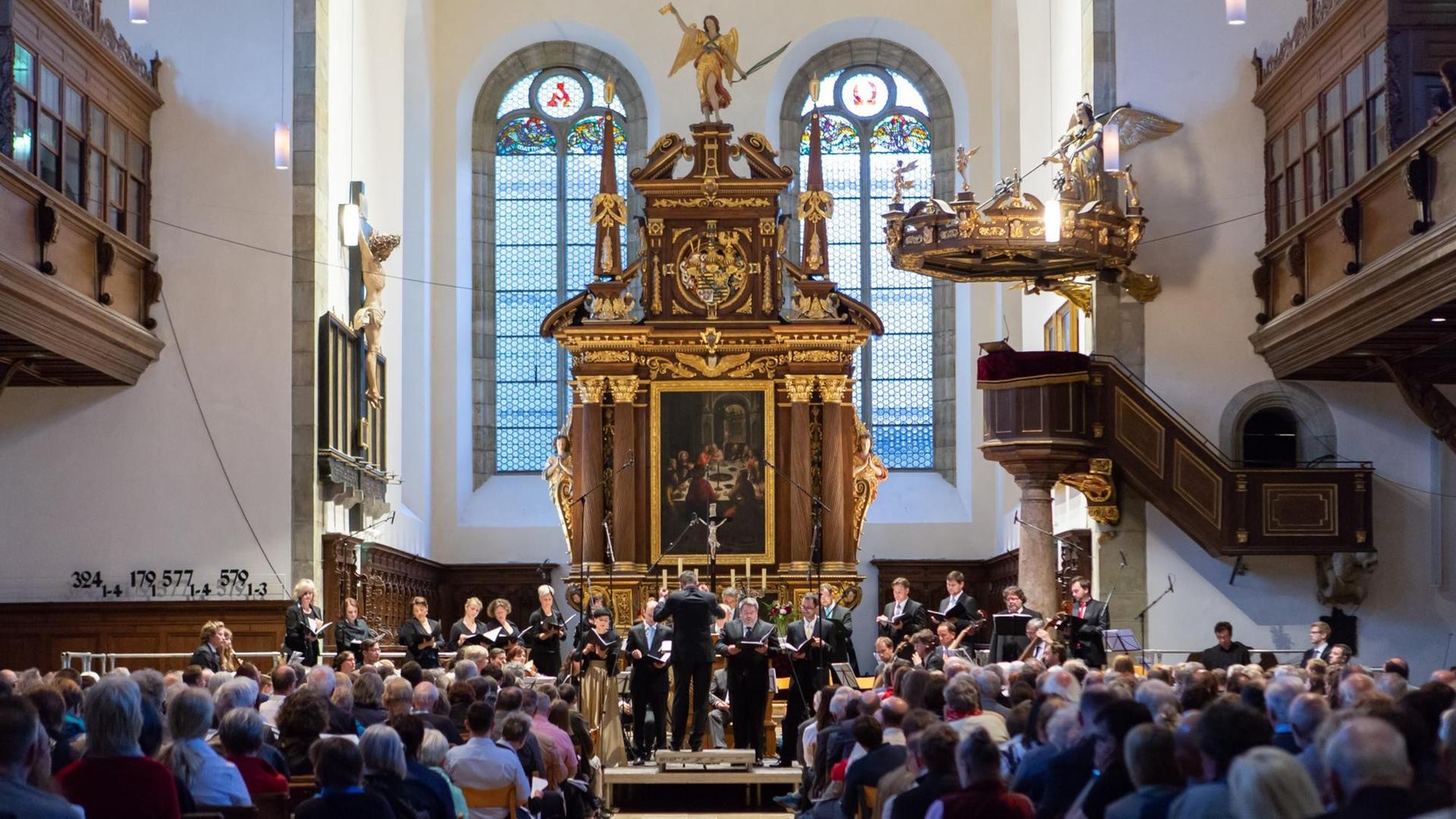 Die Ensembles Inégal und Prague Baroque Soloists unter der Leitung von Adam Viktora in der Dreieinigkeitskirche in Regensburg 2018 Die Ensembles Inégal und Prague Baroque Soloists unter der Leitung von Adam Viktora in der Dreieinigkeitskirche in Regensburg 2018