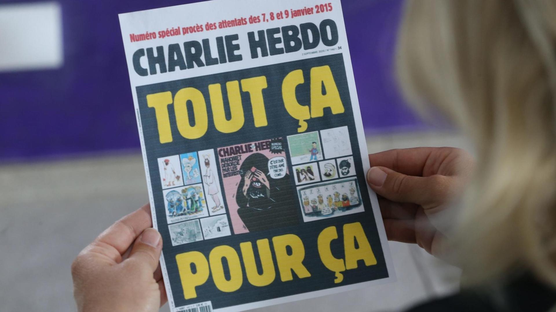 Zum Prozessauftakt um die Anschläge auf „Charlie Hebdo“ veröffentlicht das Satiremagazin erneut die umstrittenen Mohammed-Karikaturen. Zum Prozessauftakt um die Anschläge auf „Charlie Hebdo“ veröffentlicht das Satiremagazin erneut die umstrittenen Mohammed-Karikaturen.