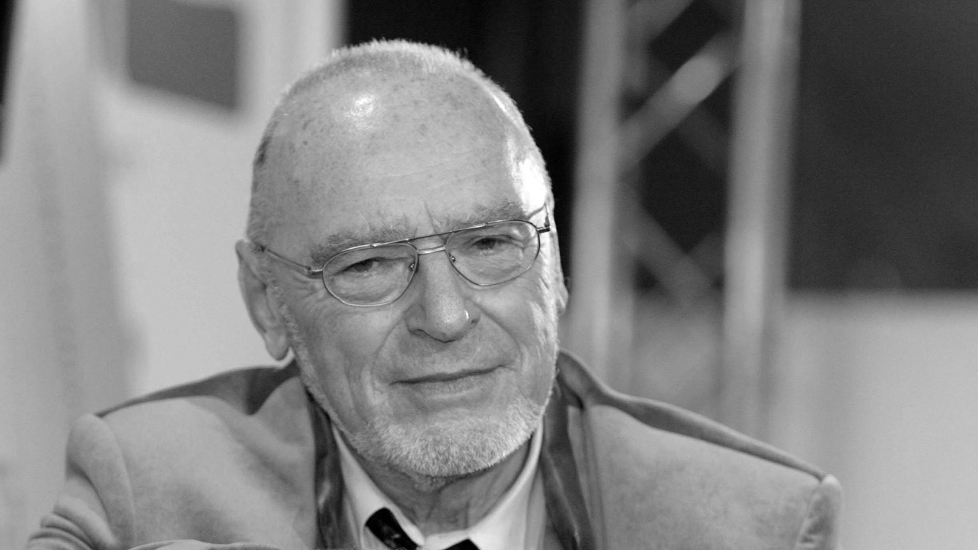 Porträtaufnahme des Dirigenten Michael Gielen. Porträtaufnahme des Dirigenten Michael Gielen.