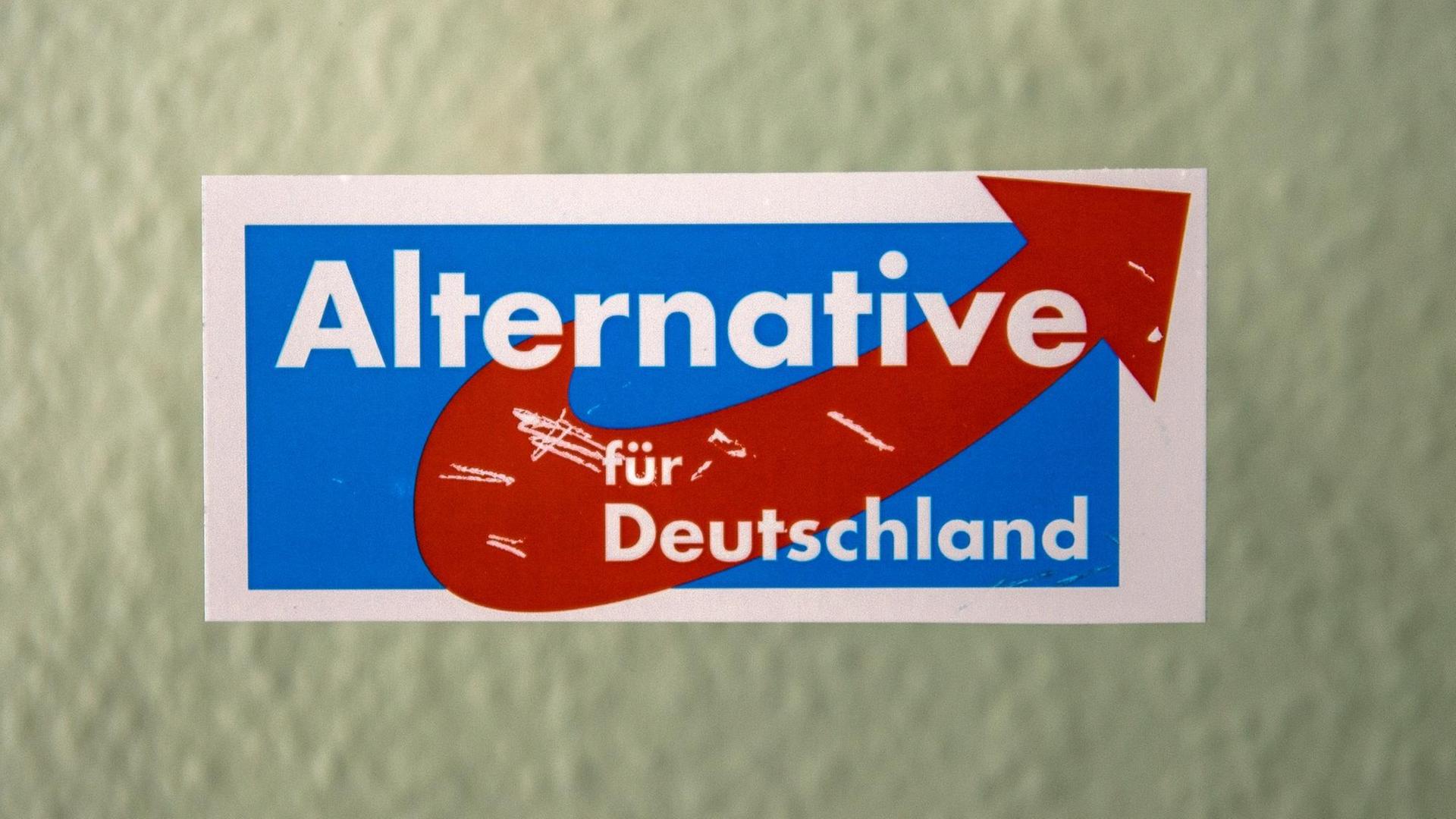 Ein Aufkleber mit dem Logo der AfD. Ein Aufkleber mit dem Logo der AfD.