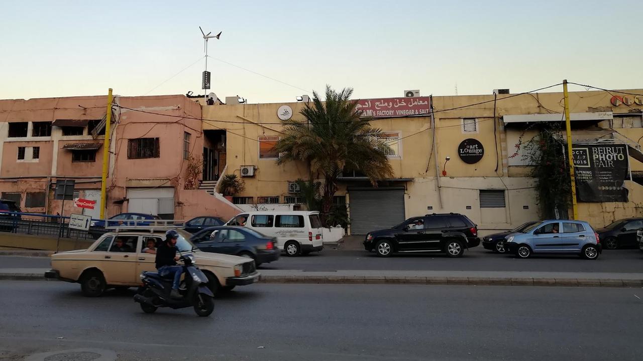 Das Zoukak Theater liegt auf der Grenze zwischen dem Ausgehviertel Gemmayzeh und Bourj Hammoud Das Zoukak Theater liegt auf der Grenze zwischen dem Ausgehviertel Gemmayzeh und Bourj Hammoud